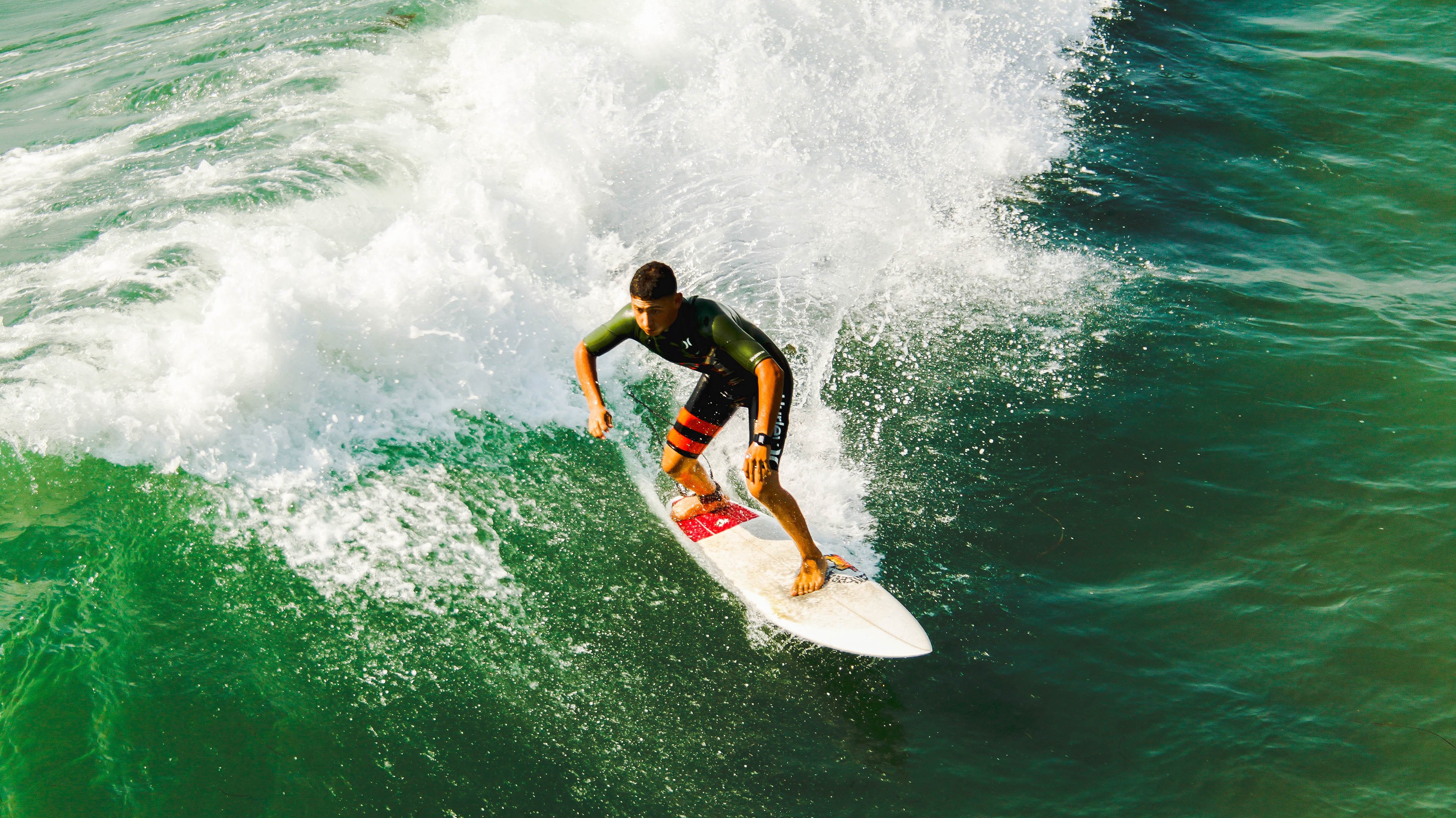 C罗训练中与小球迷互动温馨一刻,c罗小球迷感动瞬间
